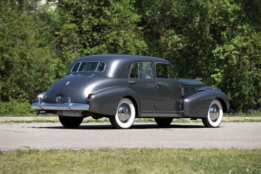  Cadillac Series 60 Special Sedan 1940 года  (фото 8 из 12)